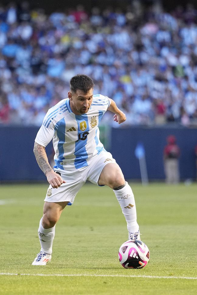 球迷：这比赛能不能多来几场？（球迷热盼：这样的比赛能多安排几场吗？）