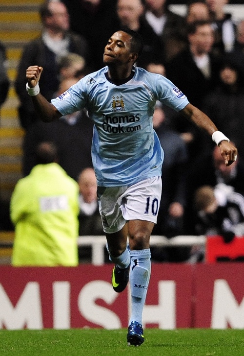 记者：拉什福德请假是个人原因并未受伤，明日就能回归训练（记者：拉什福德因个人事务请假并无伤情，明日即可归队训练）