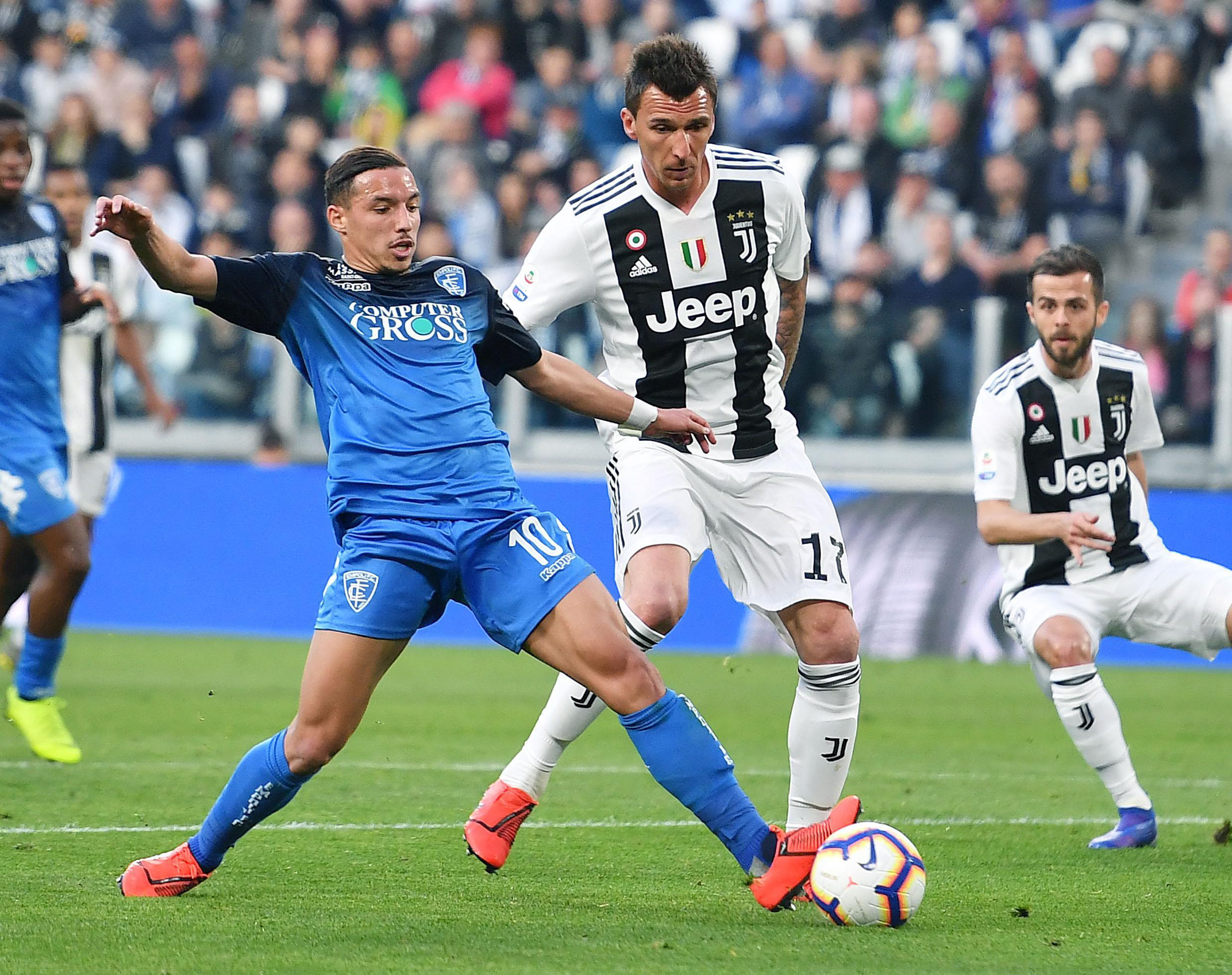 审查通过！世体：欧足联批准诺坎普举办本赛季欧冠赛事（欧足联批复通过，诺坎普获准承办本赛季欧冠赛事）