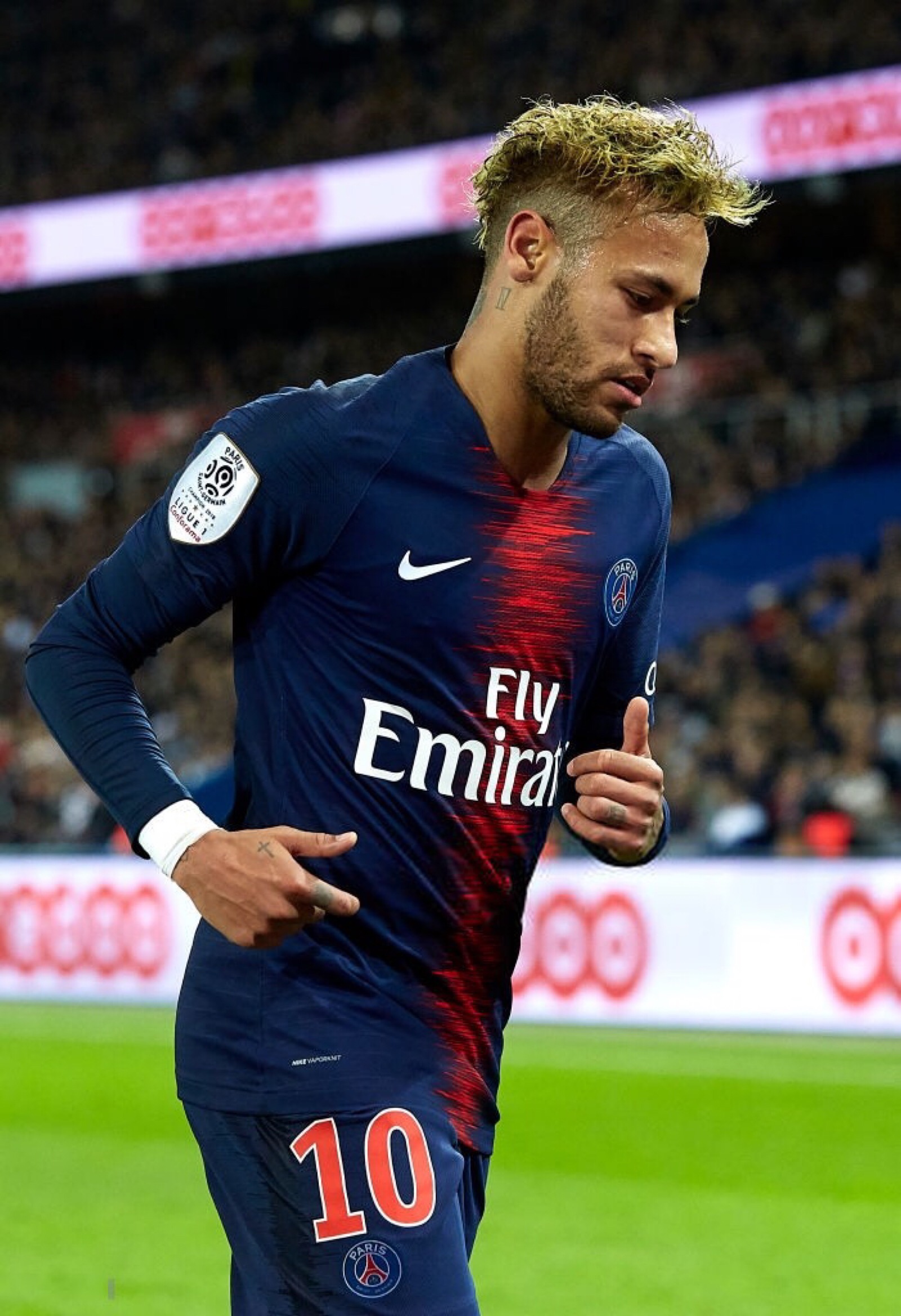 丢四个还能赢！曼城上次在联赛做到还是1957年5-4谢周三（丢四球照样赢！曼城联赛上次做到还要追溯至1957年5-4击败谢周三）