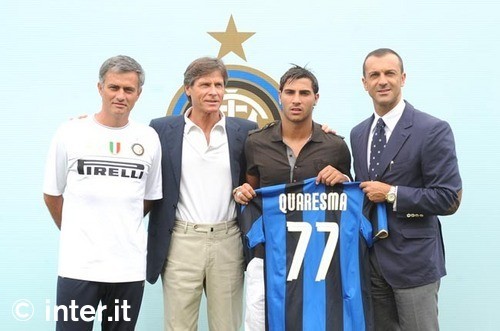 作为个体，每个人都是不同的。我喜欢吃粤菜，你喜欢...（各有所爱：我偏爱粤菜，你钟情于……）