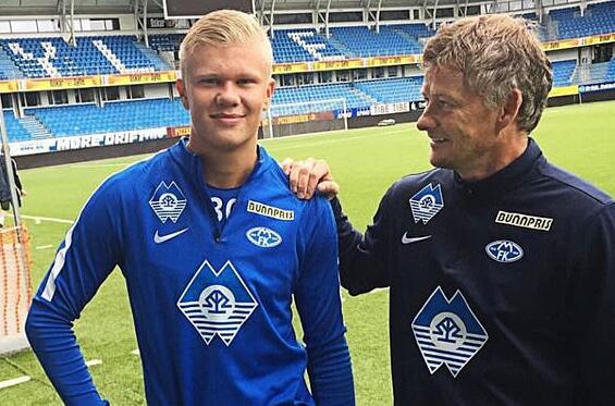 巴萨二队遭遇不公？十人作战惨遭绝杀，阿尔科亚诺主场3-2险胜（巴萨B队十人苦撑仍遭补时绝杀，阿尔科亚诺主场3-2笑到最后）