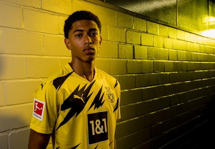 3场3球，成都B队艾孜买提当选中乙10月最佳球员／最佳青年球员（3战3球！成都B队艾孜买提荣膺中乙10月最佳球员与最佳青年球员）