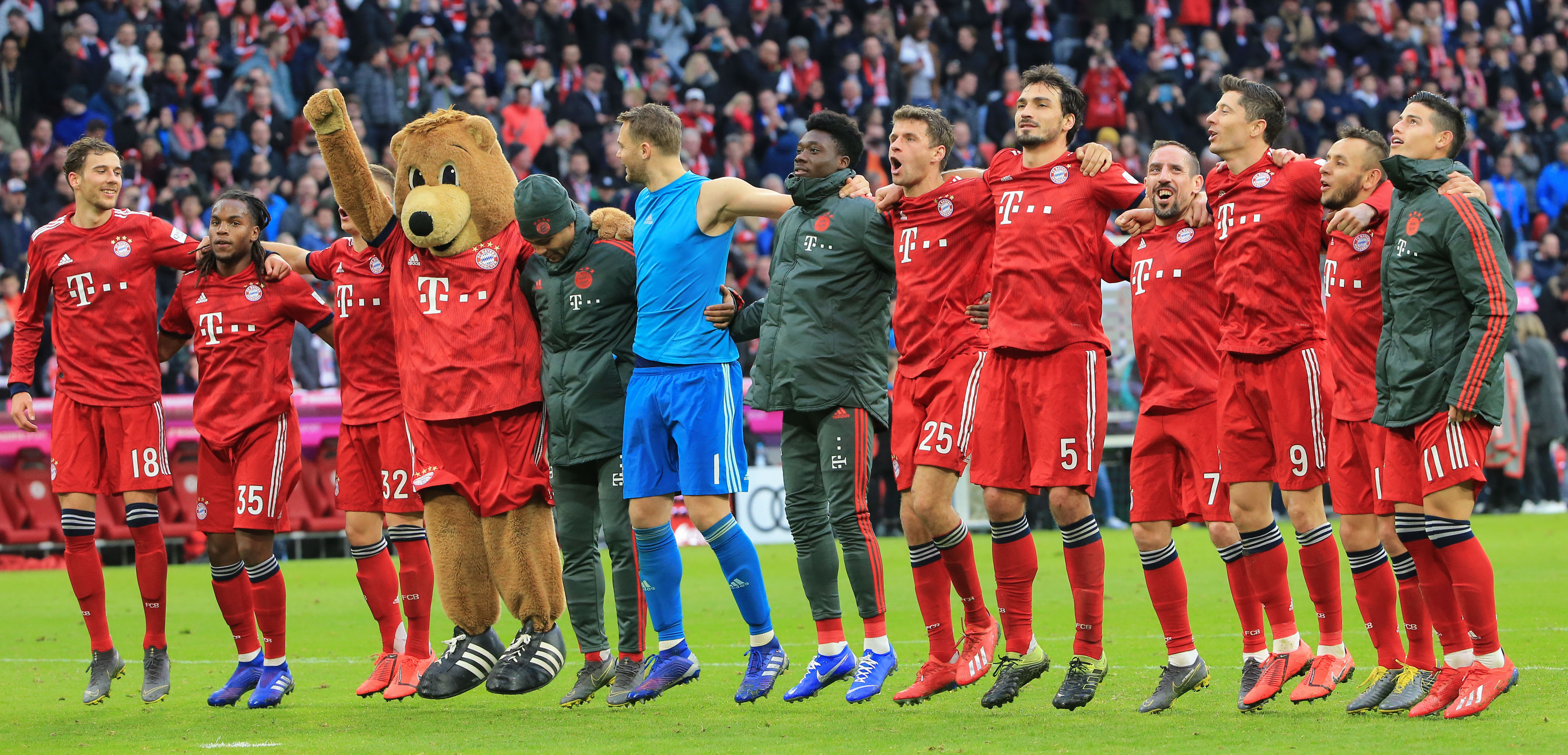 萨内蒂：批评劳塔罗？荒谬，他已经排在国米历史射手榜前五（萨内蒂回应质疑劳塔罗：荒谬！他已跻身国米历史射手前五）