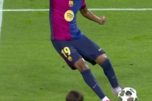 斯洛特两度弃用萨拉赫收奇效，利物浦四场不败迎欧冠胜利（斯洛特两度雪藏萨拉赫见奇效，利物浦四战不败斩获欧冠胜利）