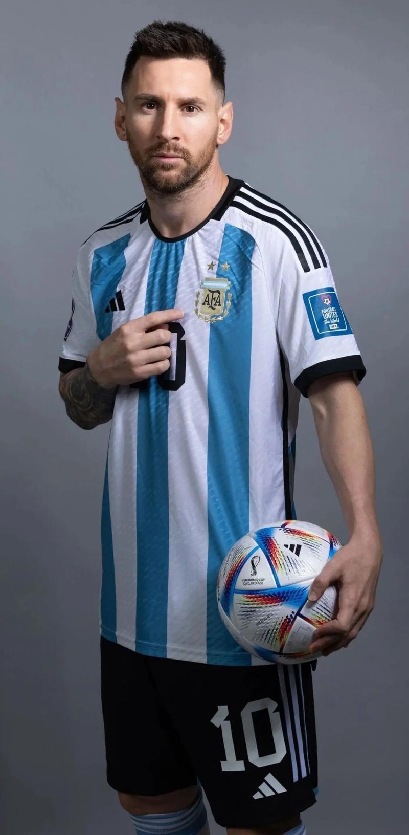 德甲半场：莱默尔破门，纳尔泰进球被吹，拜仁1-0斯图加特（半场战报：莱默尔建功，纳尔泰进球被判无效，拜仁1-0领先斯图加特）