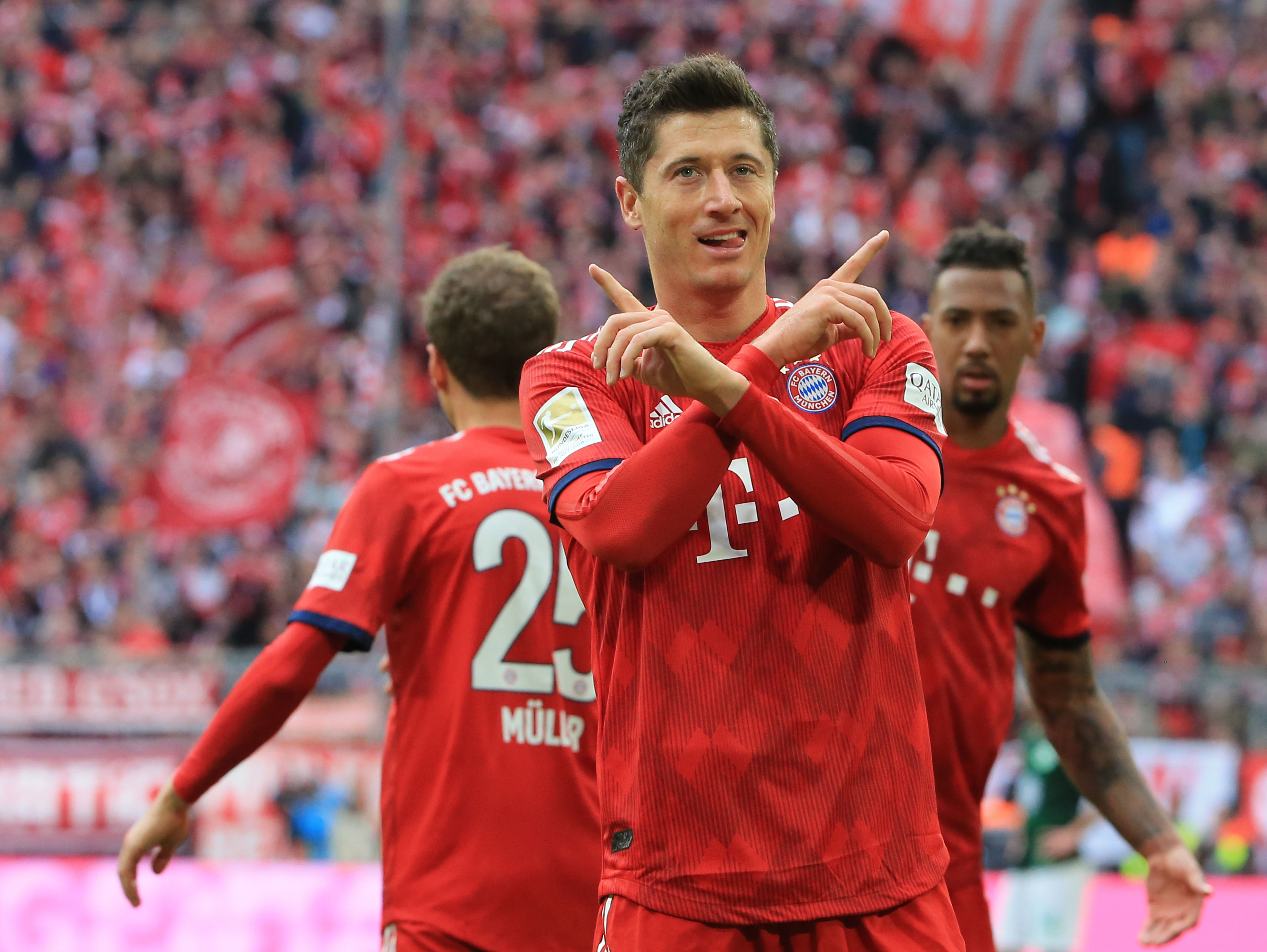 喀麦隆非洲杯大名单：姆伯莫领衔，巴索戈在列，奥纳纳无缘（喀麦隆非洲杯名单出炉：姆伯莫压阵，巴索戈入选，奥纳纳落选）