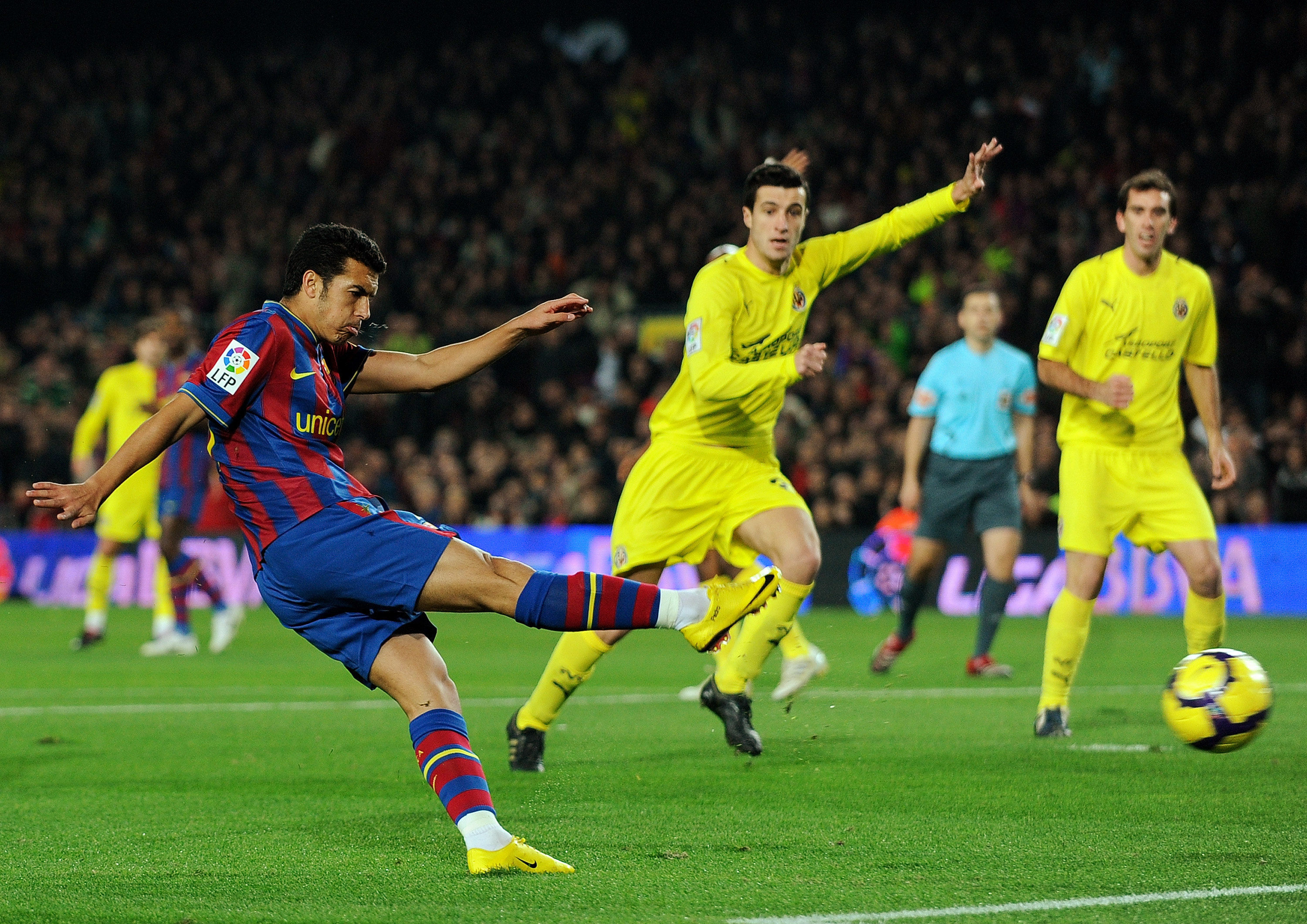 前意甲裁判谈DV9点球被吹：他和防守球员互有拉扯，都不犯规（前意甲裁判评DV9点球被取消：与后卫互相拉扯，均不构成犯规）