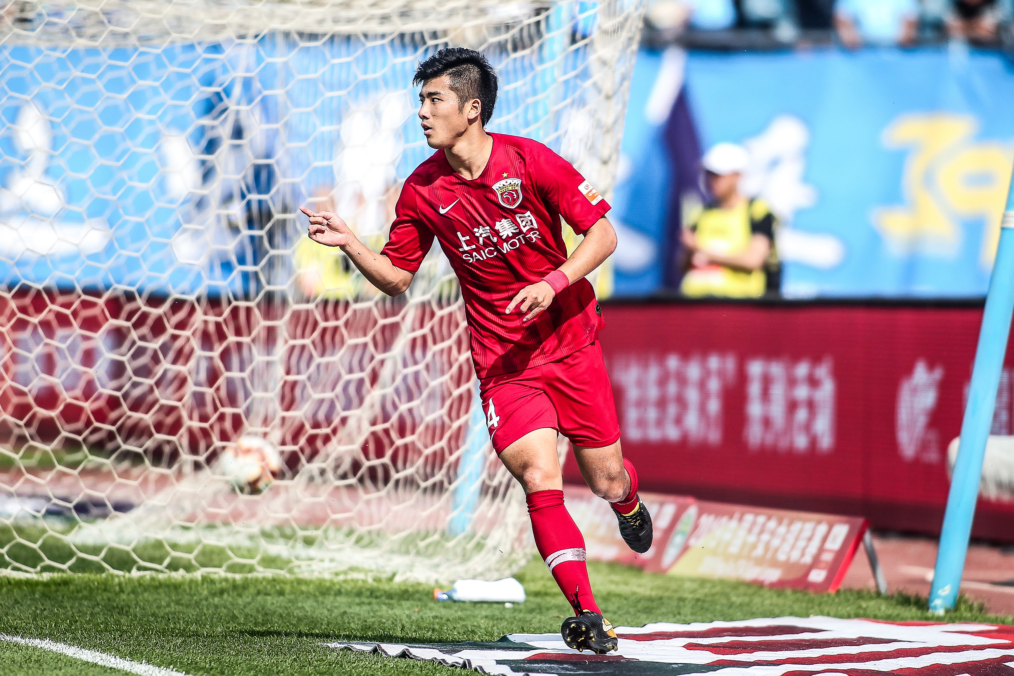 萨巴莱塔：西班牙人在世青赛后曾想签下梅西，但巴萨断然拒绝