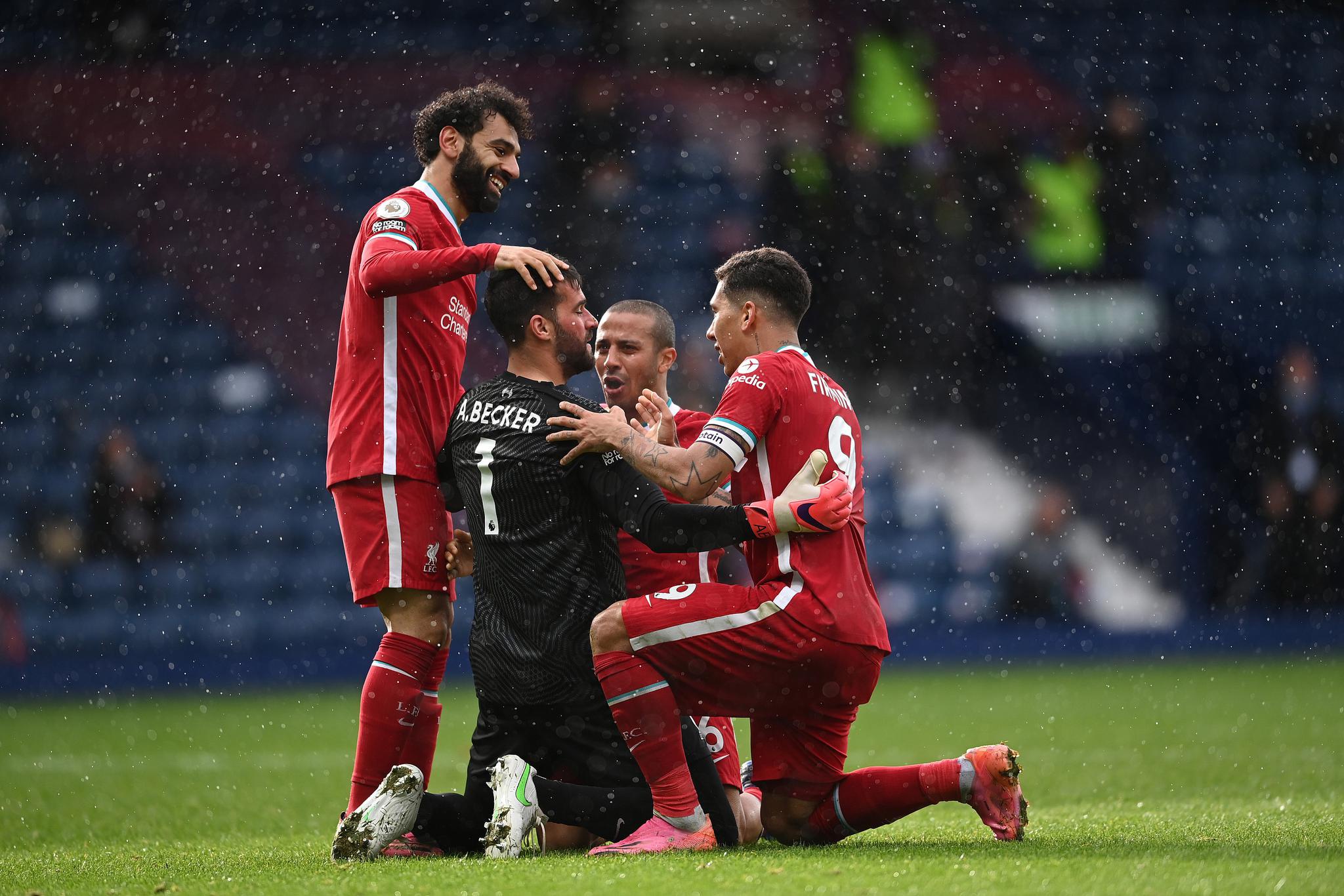 阿姆拉巴特伤愈复出，皇家贝蒂斯全力备战巴萨强敌（阿姆拉巴特痊愈回归，贝蒂斯枕戈待发迎战劲旅巴萨）