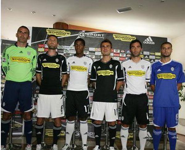 英超：曼城主场4-1大胜南安普顿（英超：曼城主场4比1击败南安普顿）