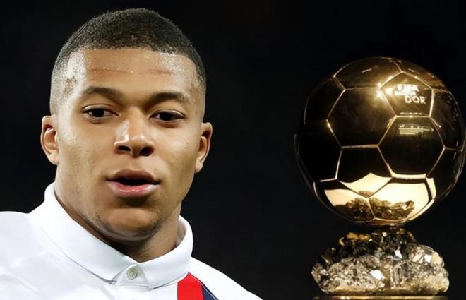 博努奇：我坚信加图索带领国家队走的是正确道路（博努奇坚信：加图索正引领国家队走在正确轨道上）