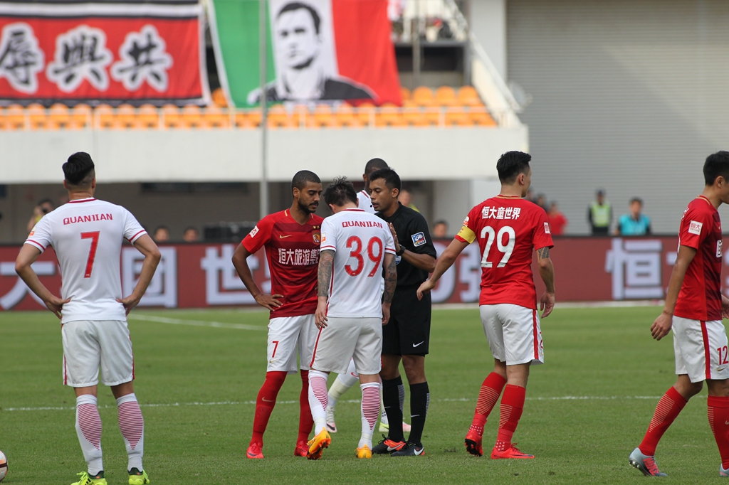 足球世界杯亚洲区预选赛关键比赛回顾（亚洲世预赛关键对决盘点）