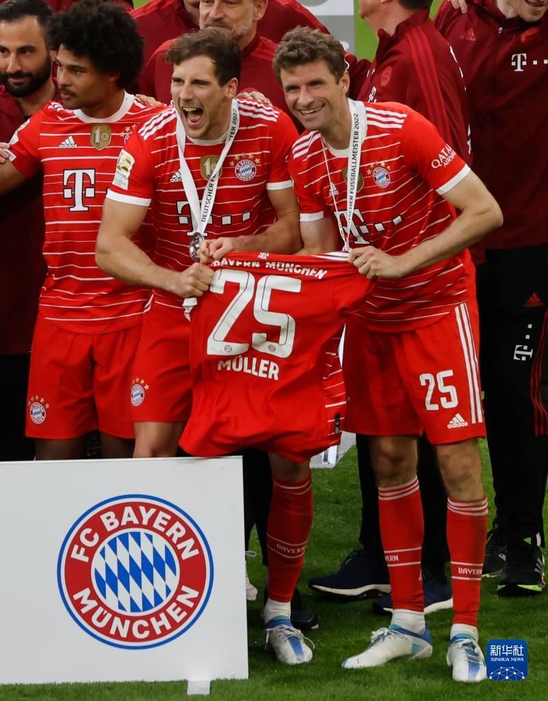 马克西半场15分，恩比德11中1，76人手握7分领先（马克西半场独取15分，恩比德11投仅1中，76人暂领先7分）