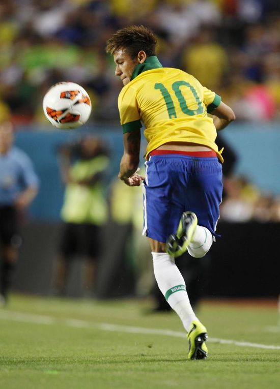 拜合拉木自去年9月28日以来俱乐部0球0助，国字号已进7球（拜合拉木自去年9月28日起俱乐部端0进球0助攻，国字号赛场已收获7球）