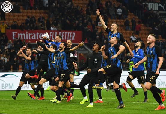 球队的整体防守太完整了（这支球队的整体防守堪称无懈可击）